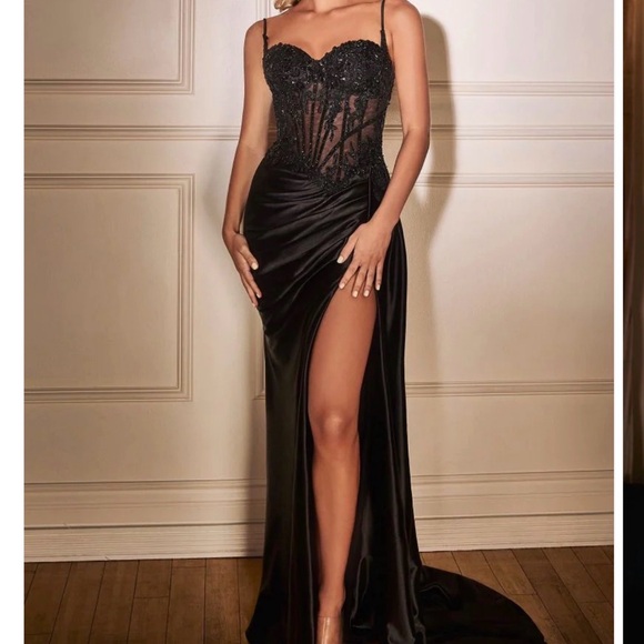 Dresses & Skirts - Elegant Black Evening Gown
